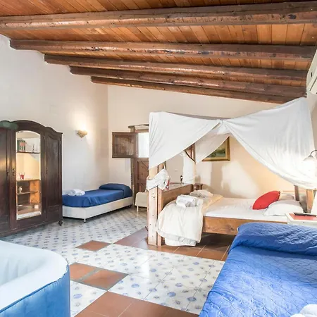 4 Bedroom Stunning In Vakantiehuis Arenella (Syracuse)