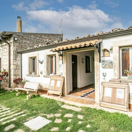 Vakantiehuis 4 Bedroom Stunning In Arenella (Syracuse)
